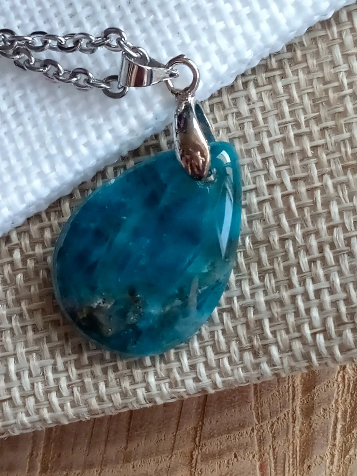 Collier en pierre naturelle d'apatite – photo 2